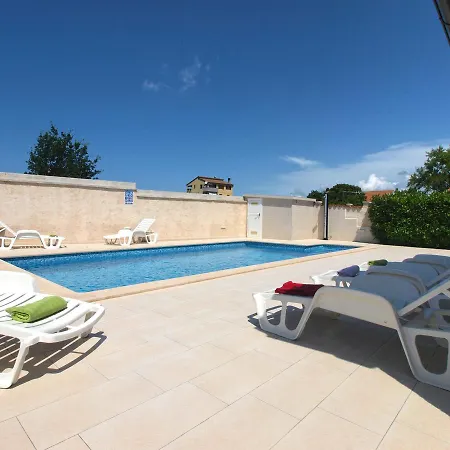 House Surida 1678 * Pula