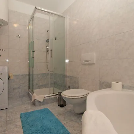 Дом отдыха House Surida 1678