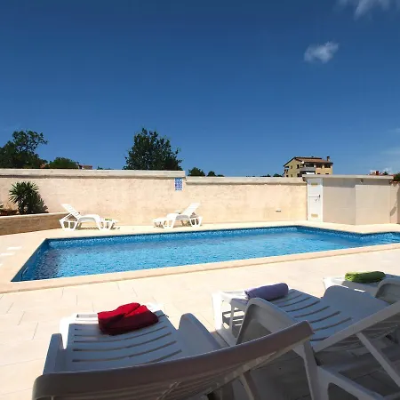 House Surida 1678 * Пула