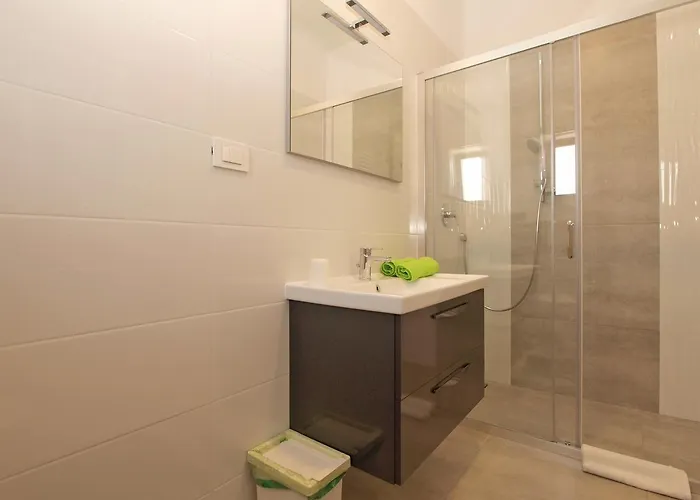 House Surida 1678 * Póla