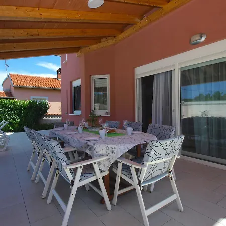 House Surida 1678 풀라