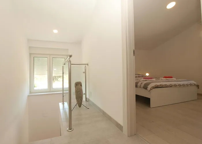 度假居 House Surida 1678 *